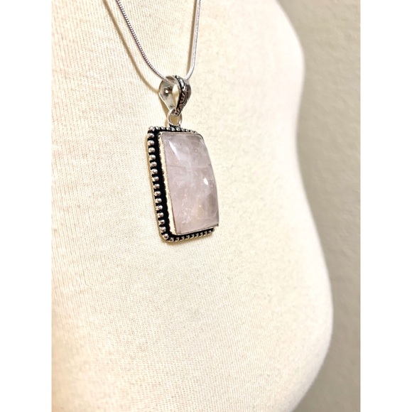 π Beautiful Gemstone Pink Quartz - Picture 2 of 9